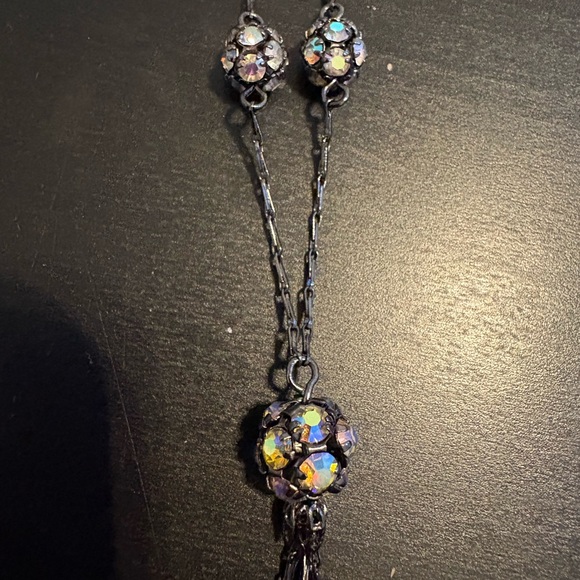 Avon Iridescent Black Necklace - Picture 3 of 4